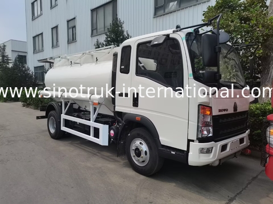 SINOTRUK HOWO 4X2 6 چرخ تانک نفت کامیون 5-6CBM واحد با جریان سنج
