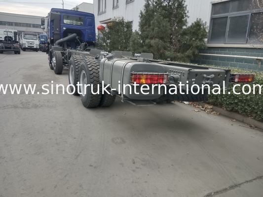 SINOTRUK HOWO تانک نفت کامیون شاسی 400HP 8X4 LHD 50 تن 40CBM