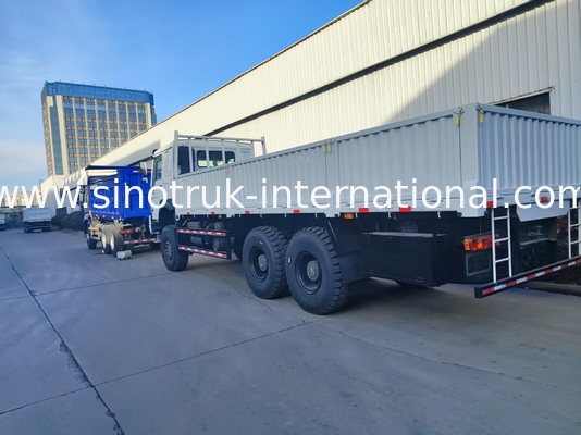 قدرت و انعطاف پذیری را آزاد کنید همه را فتح کنید سفید HOWO 6x6 400HP خارج از جاده کامیون باری