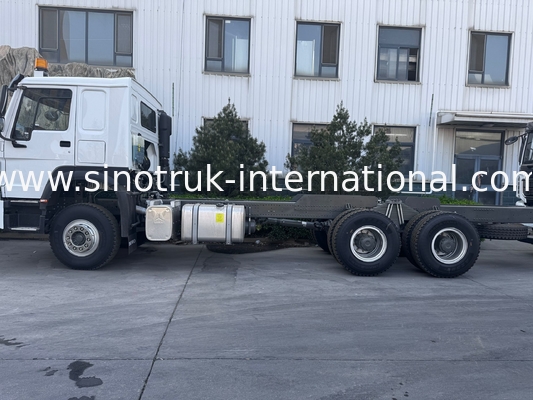 SINOTRUK HOWO شاسی کامیون SINOTRUK موتور 371HP 6 × 4 RHD با چراغ هشدار استفاده شده در کامیون های زباله باربری کامیون آب