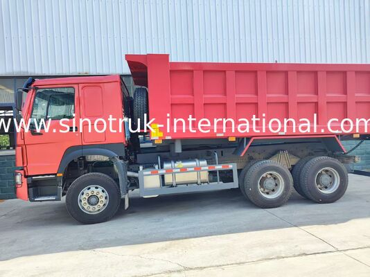 کار سنگین HOWO 371 اسب بخار کامیون 6 × 4 با طراحی پایینی متوسط، بدن بار 20 متر مکعب، مجهز به لاستیک های استاندارد 12.00R20 برای حمل و نقل مواد انبوه