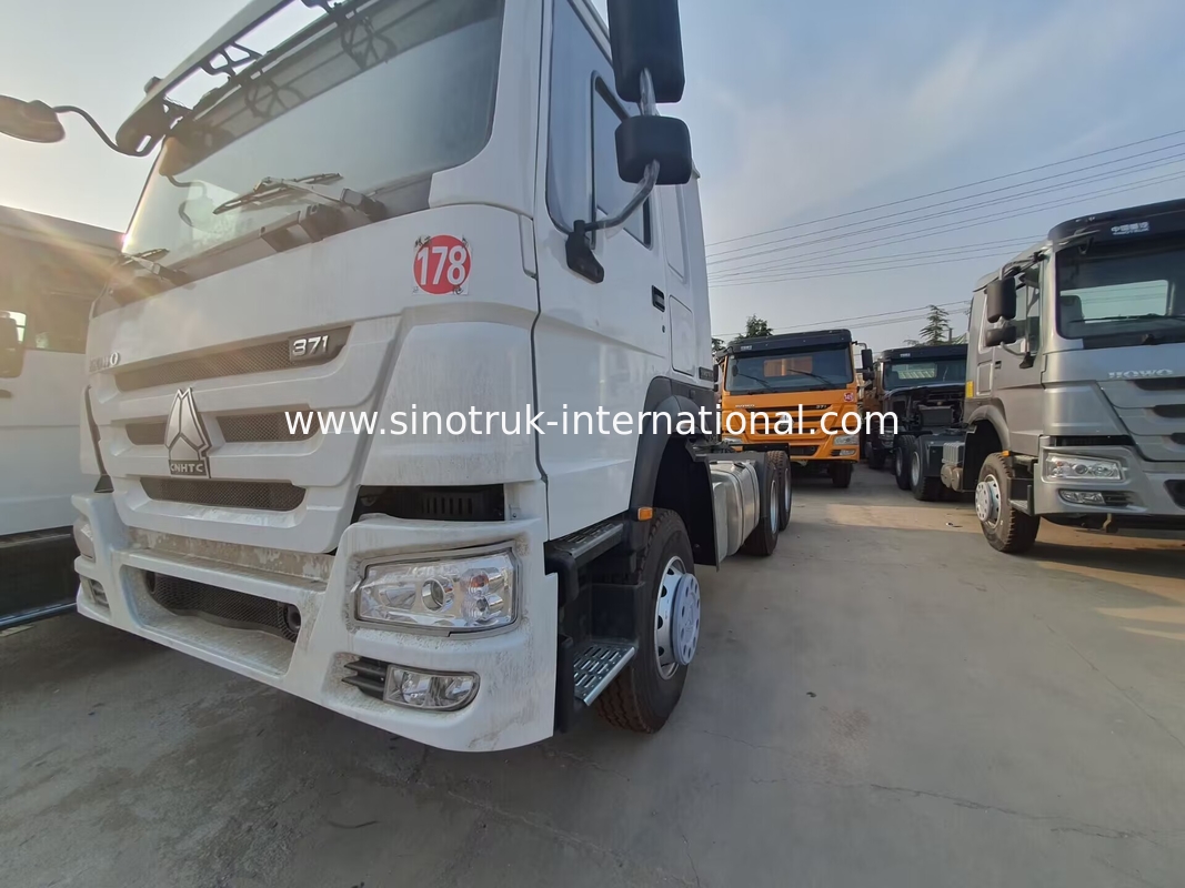 HOWO A7 استفاده شده تراکتور کامیون LHD 6X4 یورو 2 371 HP با قدرت کمک هدایت هیدرولیک سفید