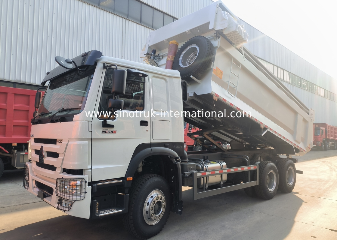 سینوتروک هوو، کامیون 400 اسب بخار 6 × 4 تراک شکل U با سقف خودکار