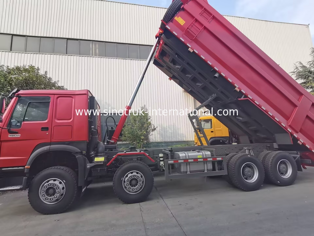 HOWO 12 چرخ Sinotruk 8X4 کامپران 400hp برای معدن LHD نوع U کانتینر