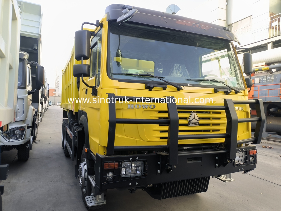 سینوتروک هووو کامپینگ 6 × 4 Lhd 10 چرخ 20CBM کارگو باکس لاستیک معدن