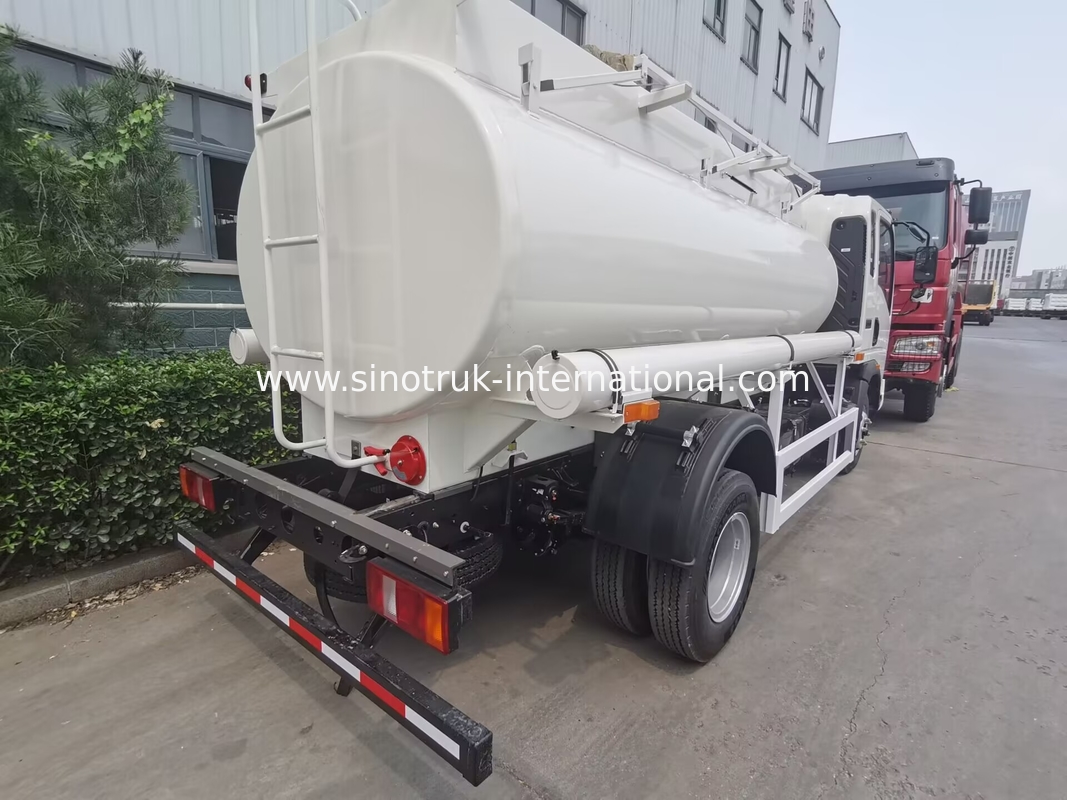 SINOTRUK HOWO 4X2 6 چرخ تانک نفت کامیون 5-6CBM واحد با جریان سنج
