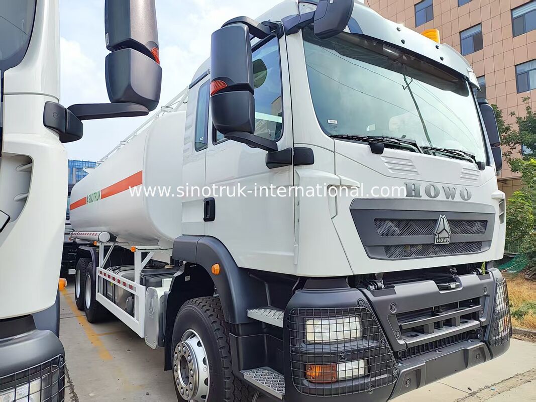 کامیون حمل سوخت سفید HOWO TX 6×4 336 اسب بخار | مخزن سوخت 25 متر مکعب، عملکرد حمل پایدار