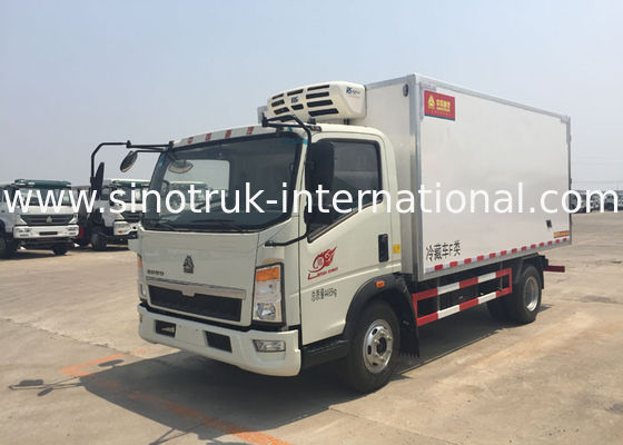 Vegetables / Fruits Refrigerated Delivery Truck White 8 Tons with 140 HP Engine