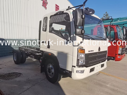 HOWO وسایل کوچک حمل و نقل کامیون های کار سبک دو صندلی تخت تک نفره با شاسی A / C LHD